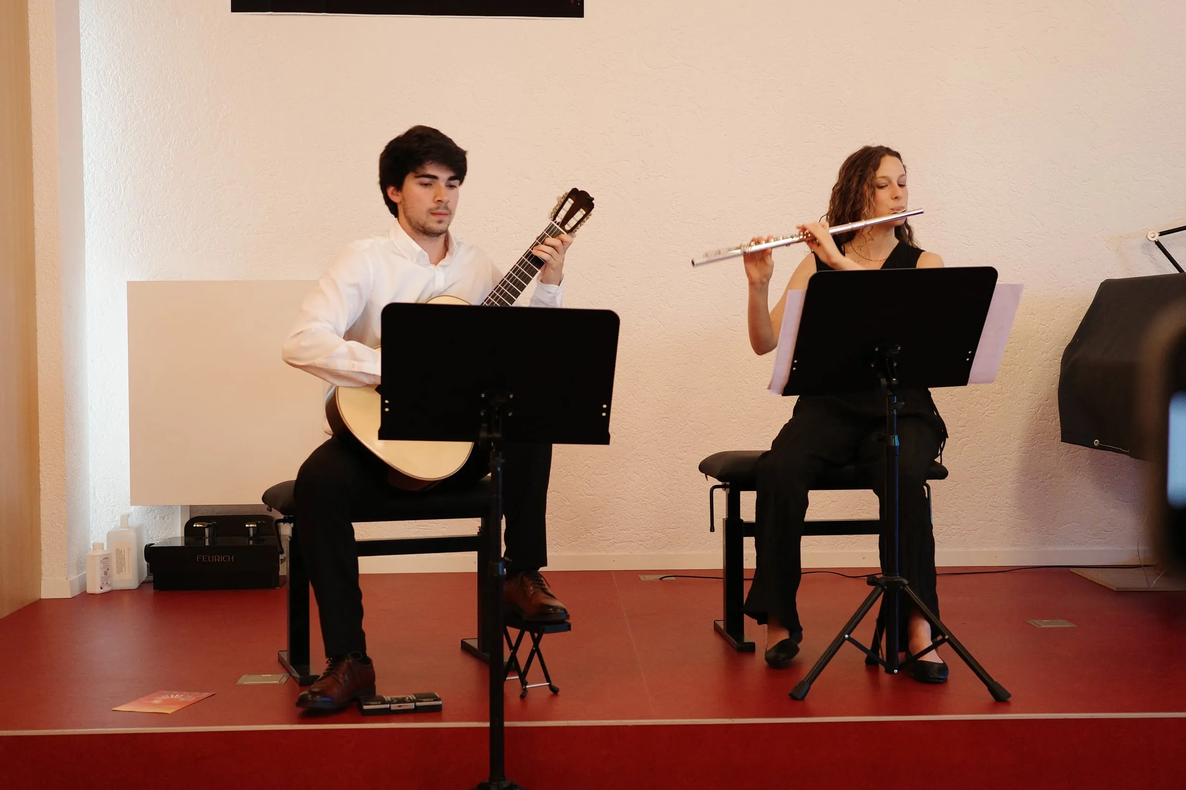 Miguel Ferreira, guitar, and Leonor Moreira, flute, in concert at the Église du Coteau in Pully.